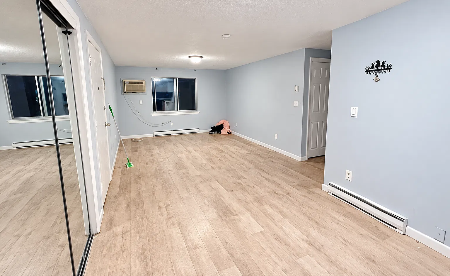 2 bed, 689 sqft, $2,000 — Photo 3