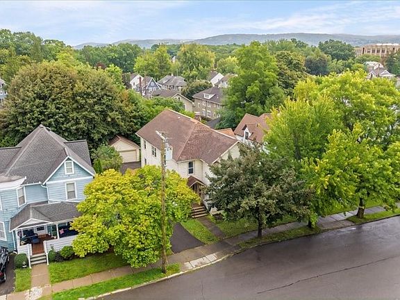 3rd image of 78 Crestmont Rd