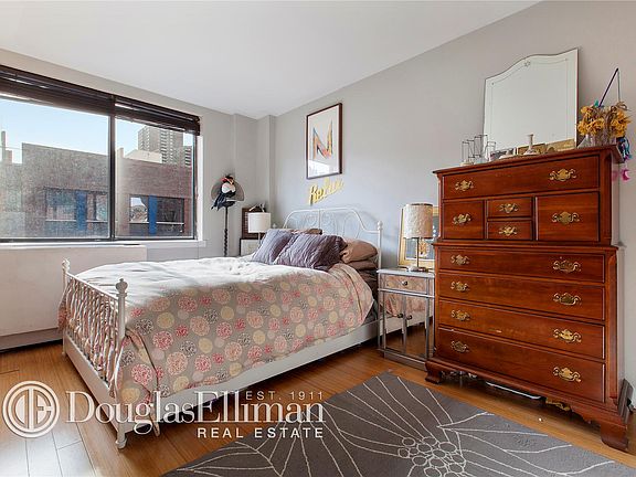 5th image of 445 W 54th St APT 6D