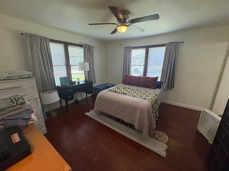 512 W Main St — Photo 18