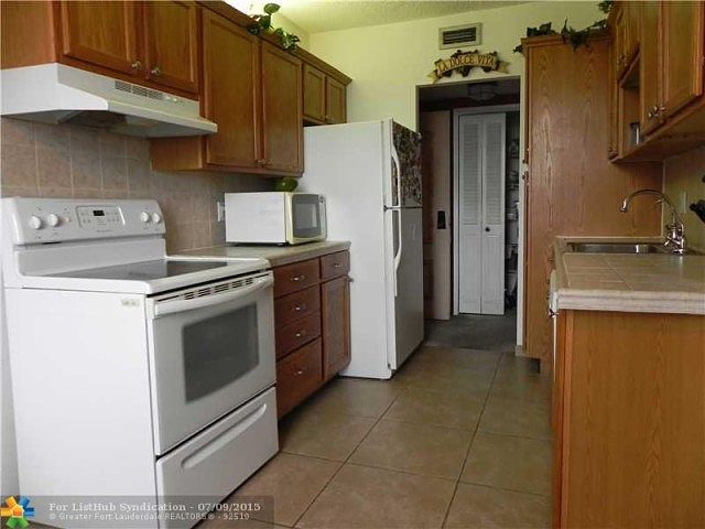 1st image of 4350 Hillcrest Dr APT 819