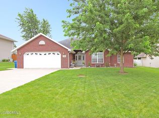 135 Spring Ave, Holts Summit, MO 65043