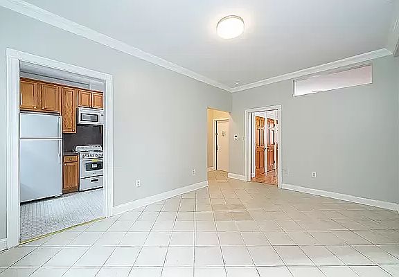 3rd image of 2260 1st Ave #5