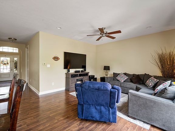 4th image of 231 Coatsville Dr
