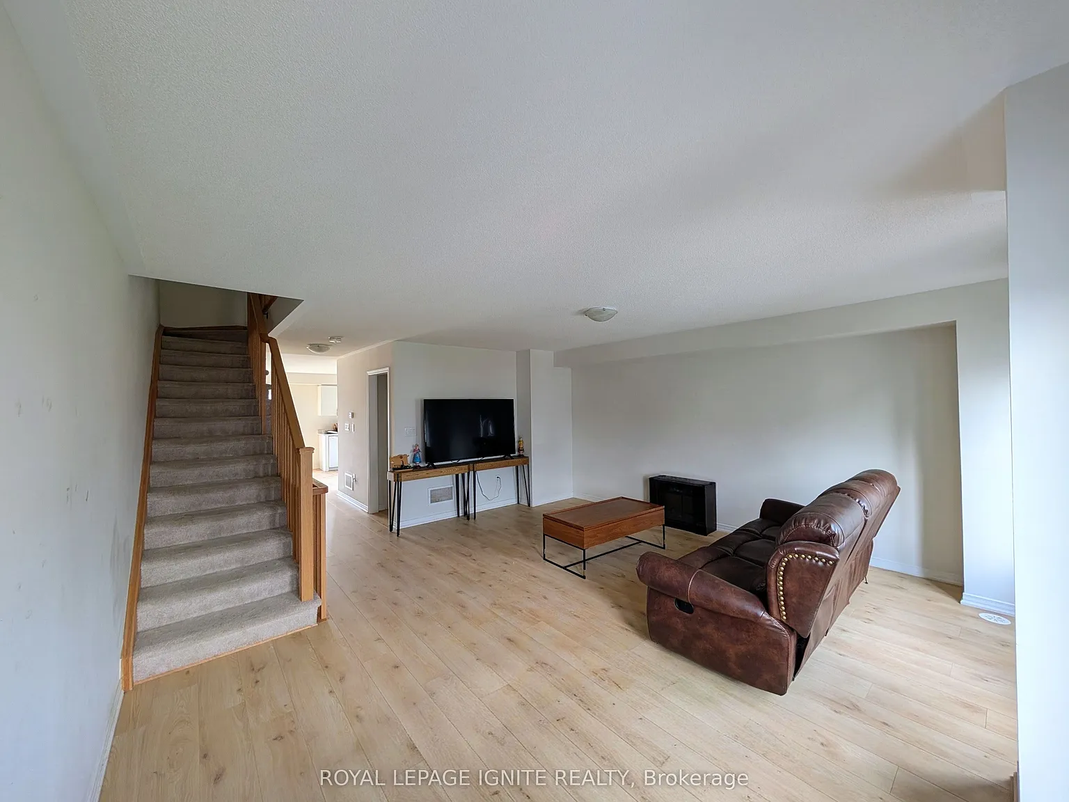 3 bed, $3,000 — Photo 4