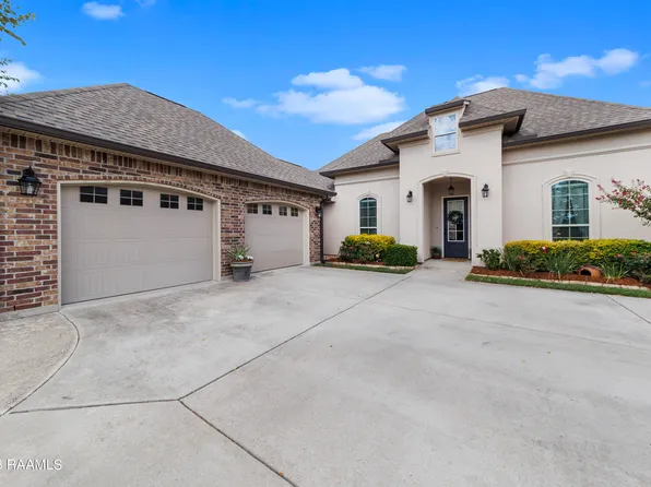 210 Meadowland Dr, Lafayette, LA 70507