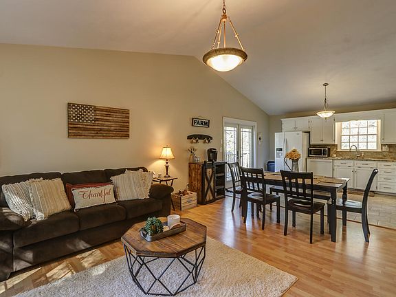 2nd image of 140 Oakwood Dr
