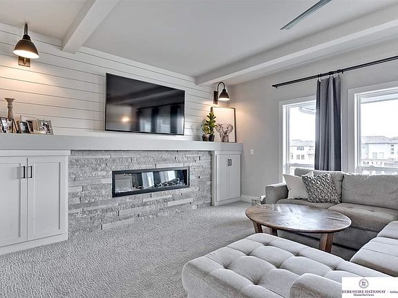 5th image of 18833 Taylor Cir