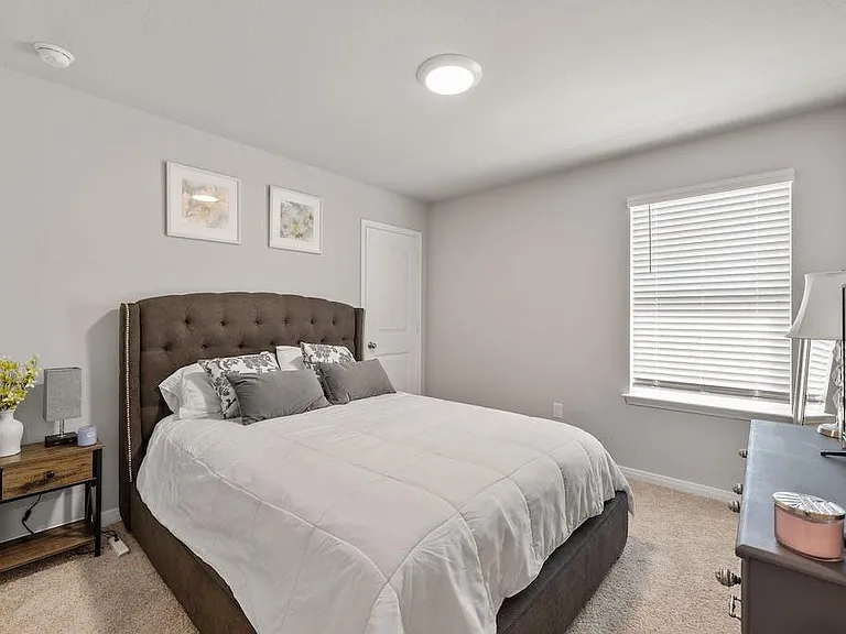 14013 Heywood Dr — Photo 22