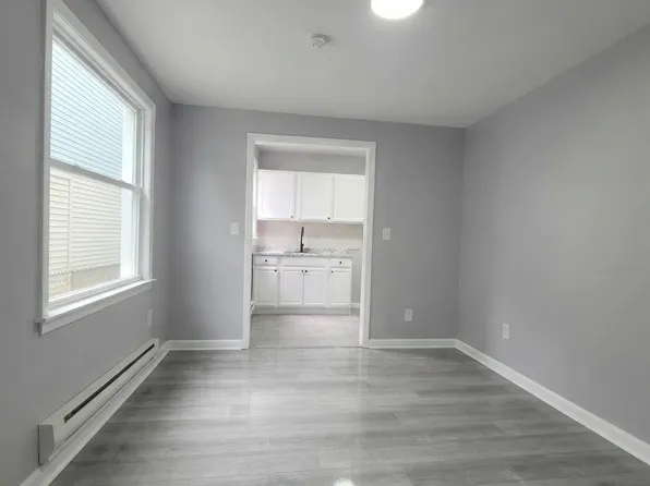 28 Harding Pl #1, New Haven, CT 06511