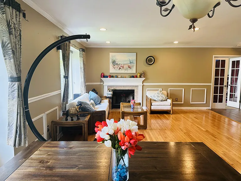 2 Russell Ct — Photo 5