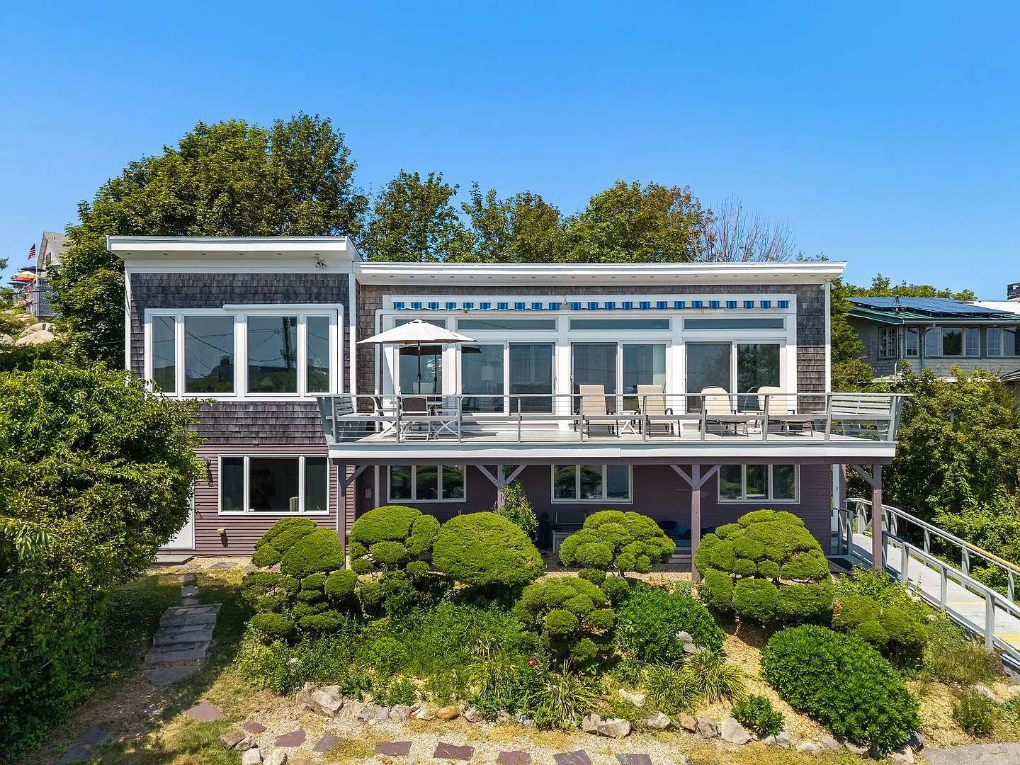 Winter Rental: Salt Island Views — Photo 1