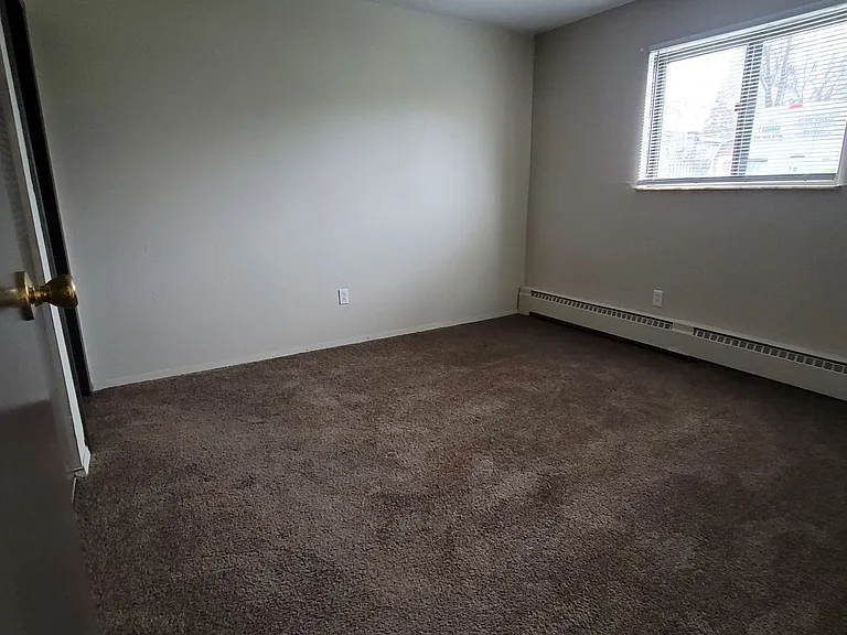 4912 Douglas Rd — Photo 5