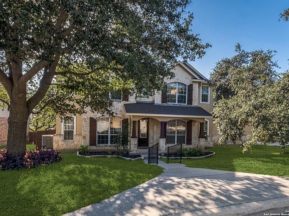 3rd image of 22315 COVELLA CT