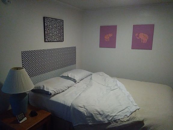 4th image of 1100 W College St