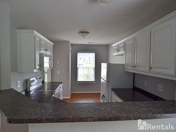 3rd image of 1831 Horseshoe Dr APT C