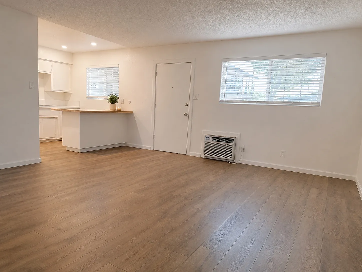 2 bed, 855 sqft, $1,325 — Photo 2