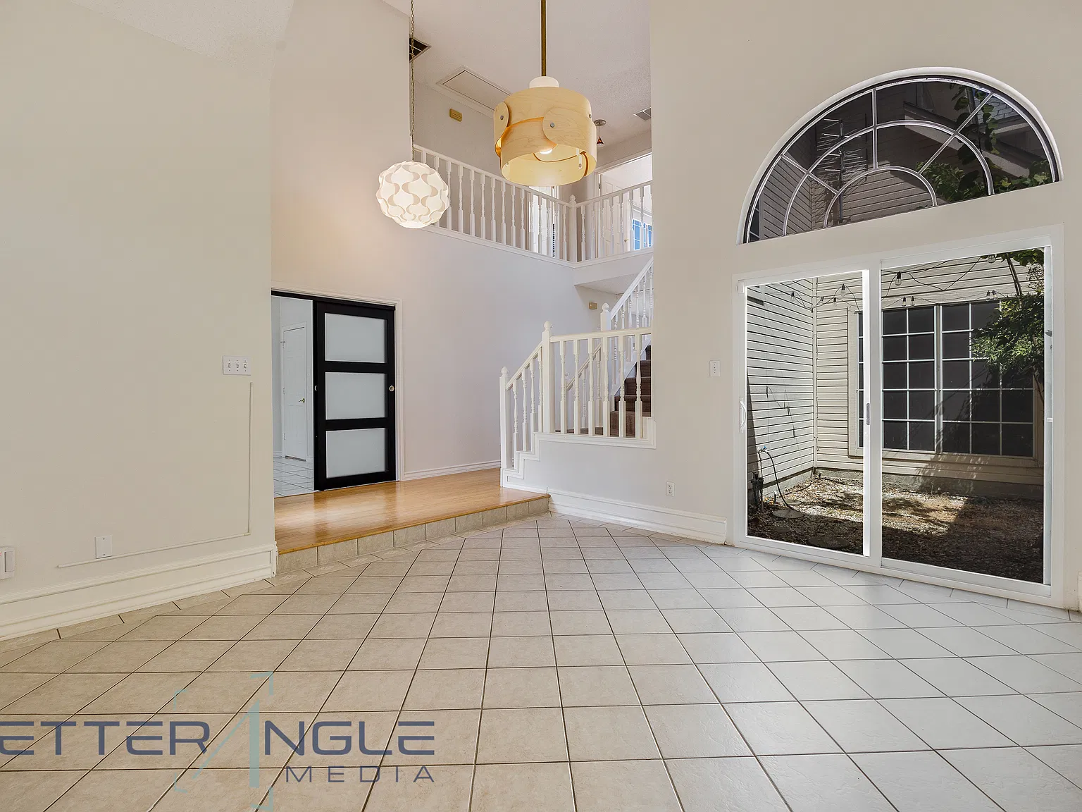 3 bed, 2.5 bath, 2018 sqft, $2,600 — Photo 4