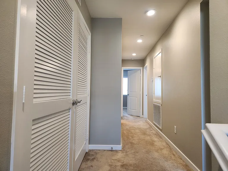 996 Newberry Ln — Photo 19
