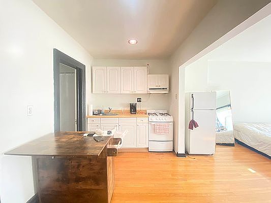 2nd image of 7 Montague Ter #5-C