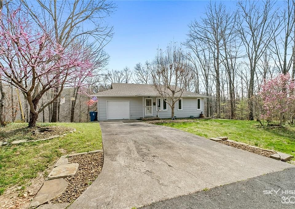 1st image of 37 Cawood Dr