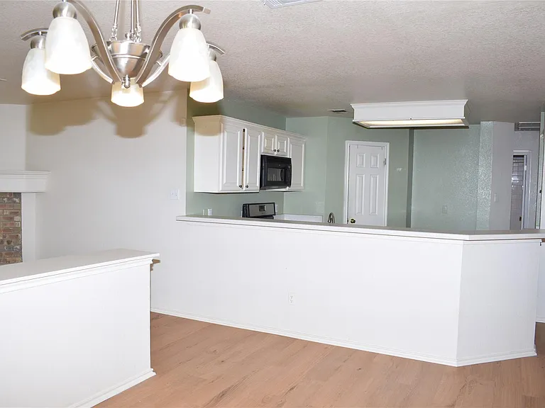 2418 Willow Way — Photo 9