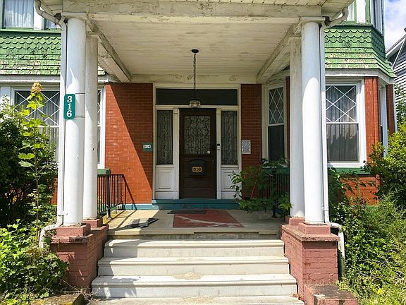 2nd image of 316 Pine St