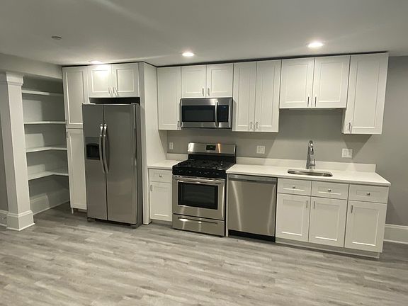 2nd image of 190 Kelton St APT B