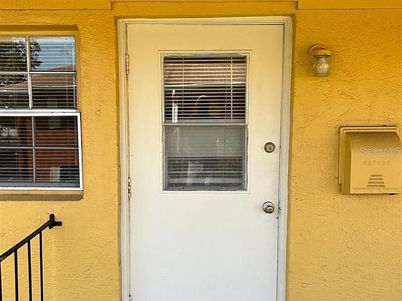 3rd image of 1627 W Oak Ridge Rd APT D