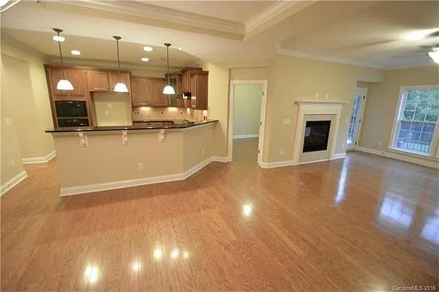 16434 Hawfield Woods Ln — Photo 4
