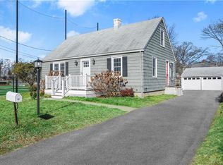 48 Oakwood St, Stratford, CT 06614