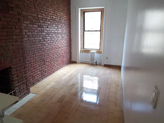 Rented by KVNY Soho | media 117