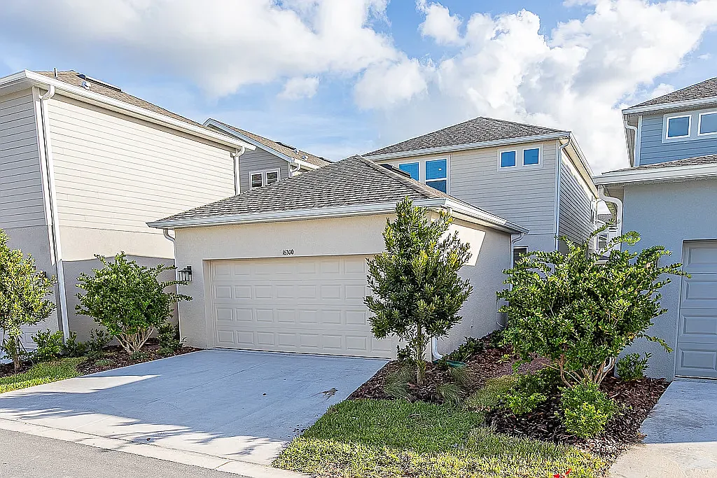 4 bed, 2400 sqft, $3,500 — Photo 1