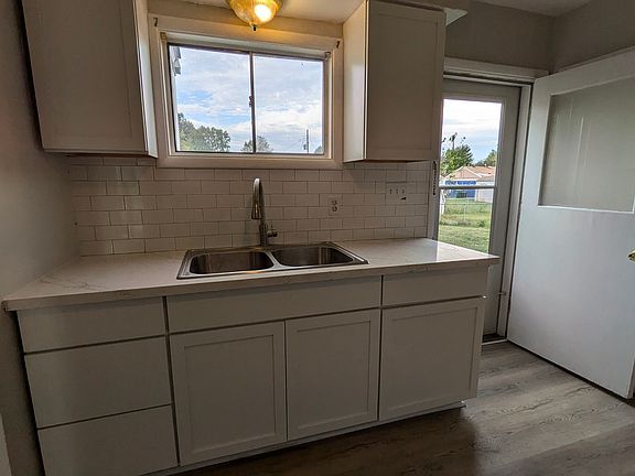 5th image of 4815 Raven Rd