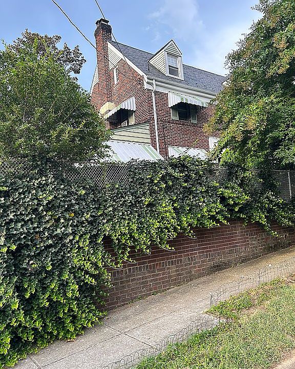 Corner house