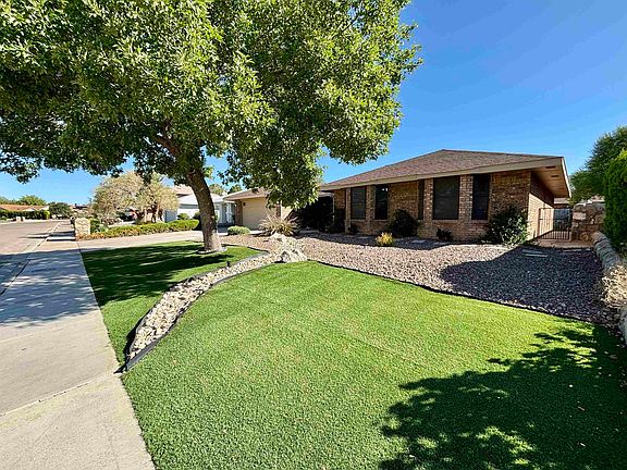3rd image of 2546 Cherry Hills Dr