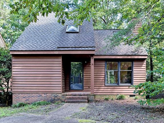 2nd image of 729 Autumn Cir