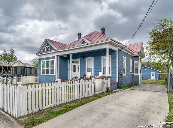 2nd image of 1017 Hays St