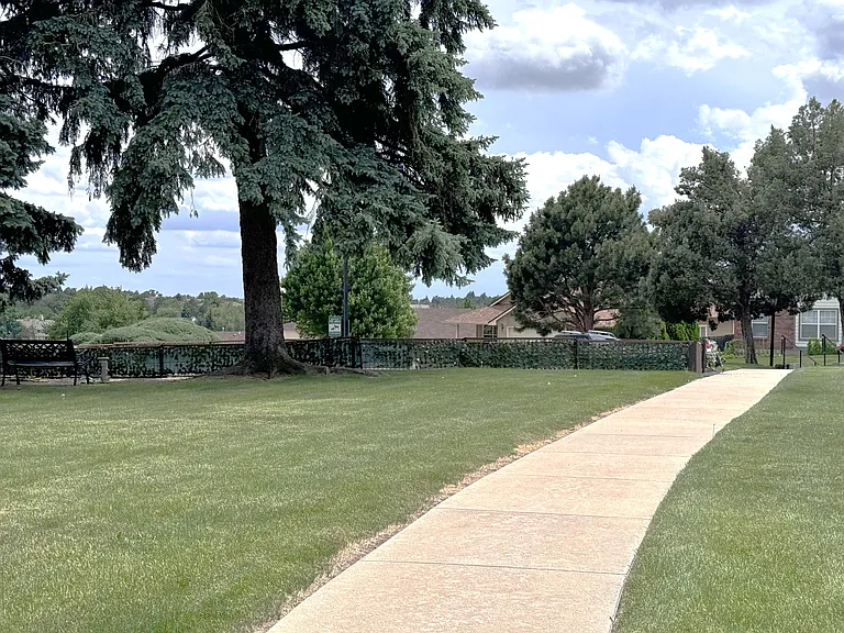 434 Valley Hi Cir #B24 — Photo 31