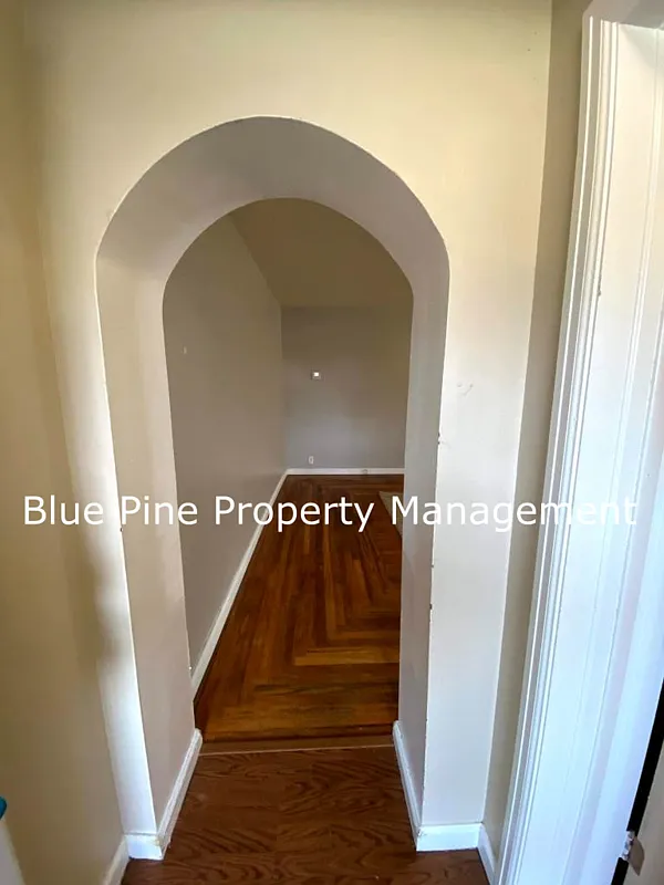 Building Photo - 191 S Milton Ave #2