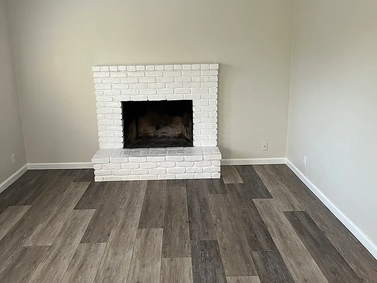391 Harvard Ave — Photo 2