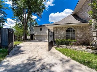 5930 Pine Arbor Dr, Houston, TX 77066