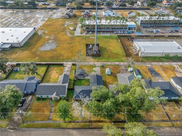 2032 18th St, Lake Charles, LA 70611