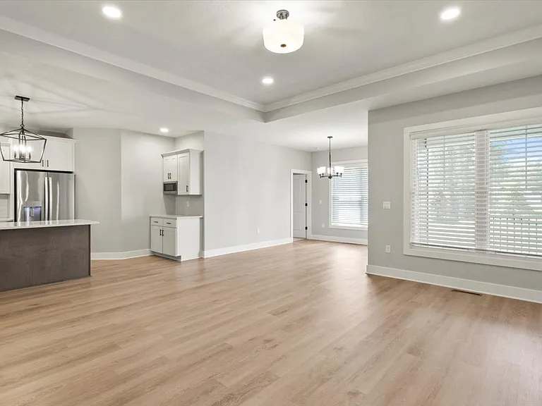 Parker Place — Photo 172