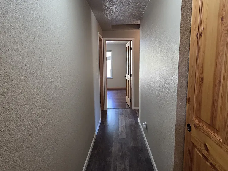 941 Colonial Rd — Photo 21