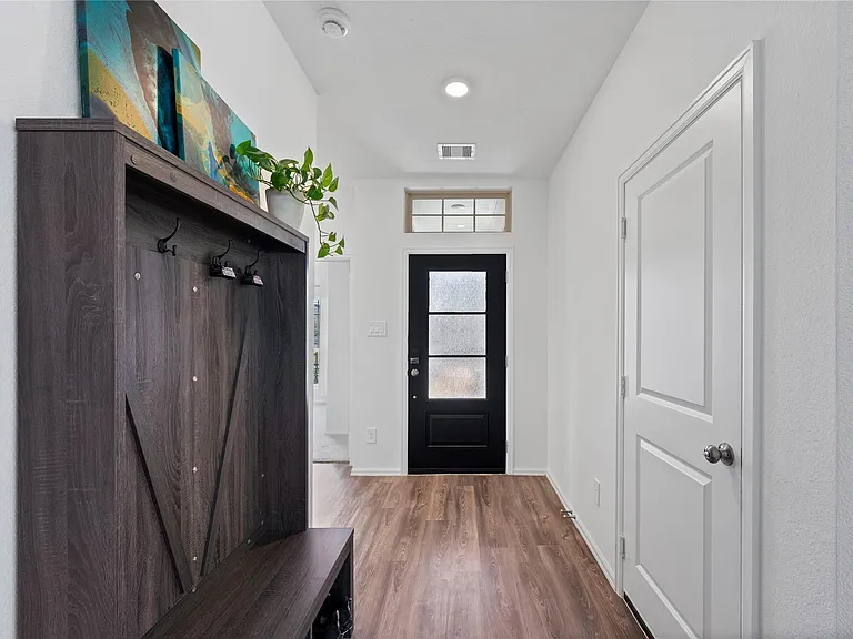 237 Augustine Way — Photo 4