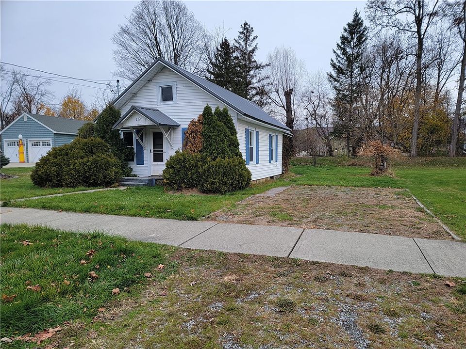 1st image of 212 Henry St