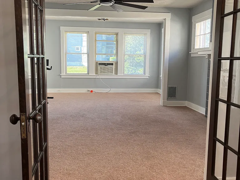 271 Center Ave — Photo 13