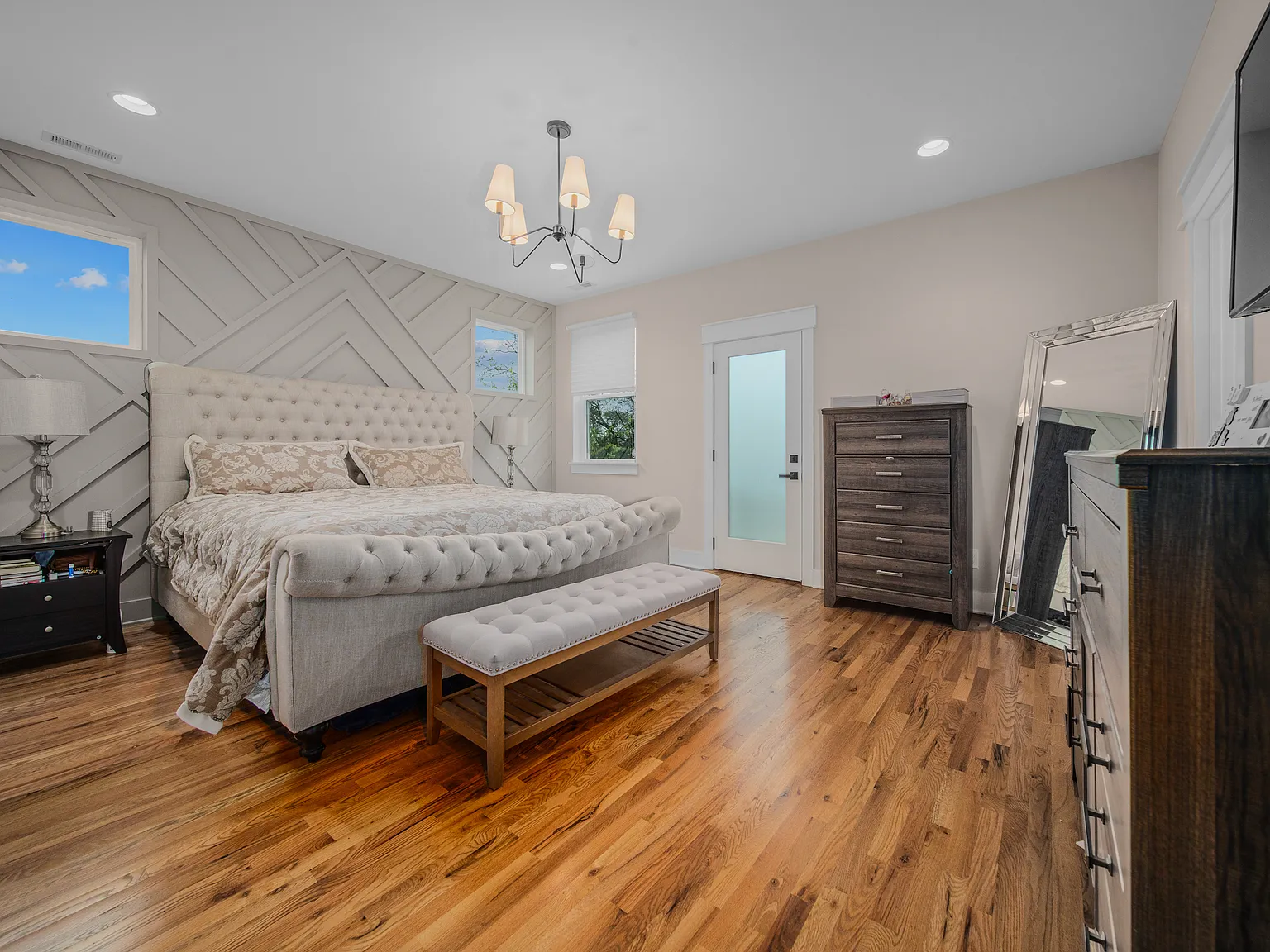 3 bed, 3.5 bath, 2275 sqft, $3,200 — Photo 4