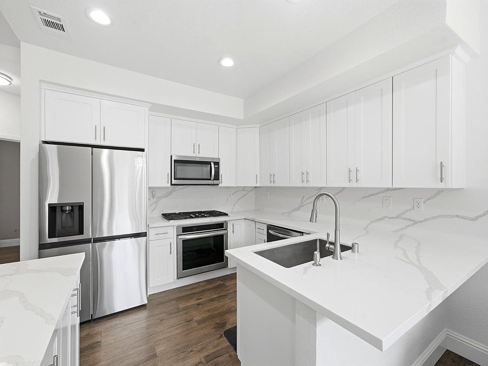1st image of 8408 Falcon View Dr